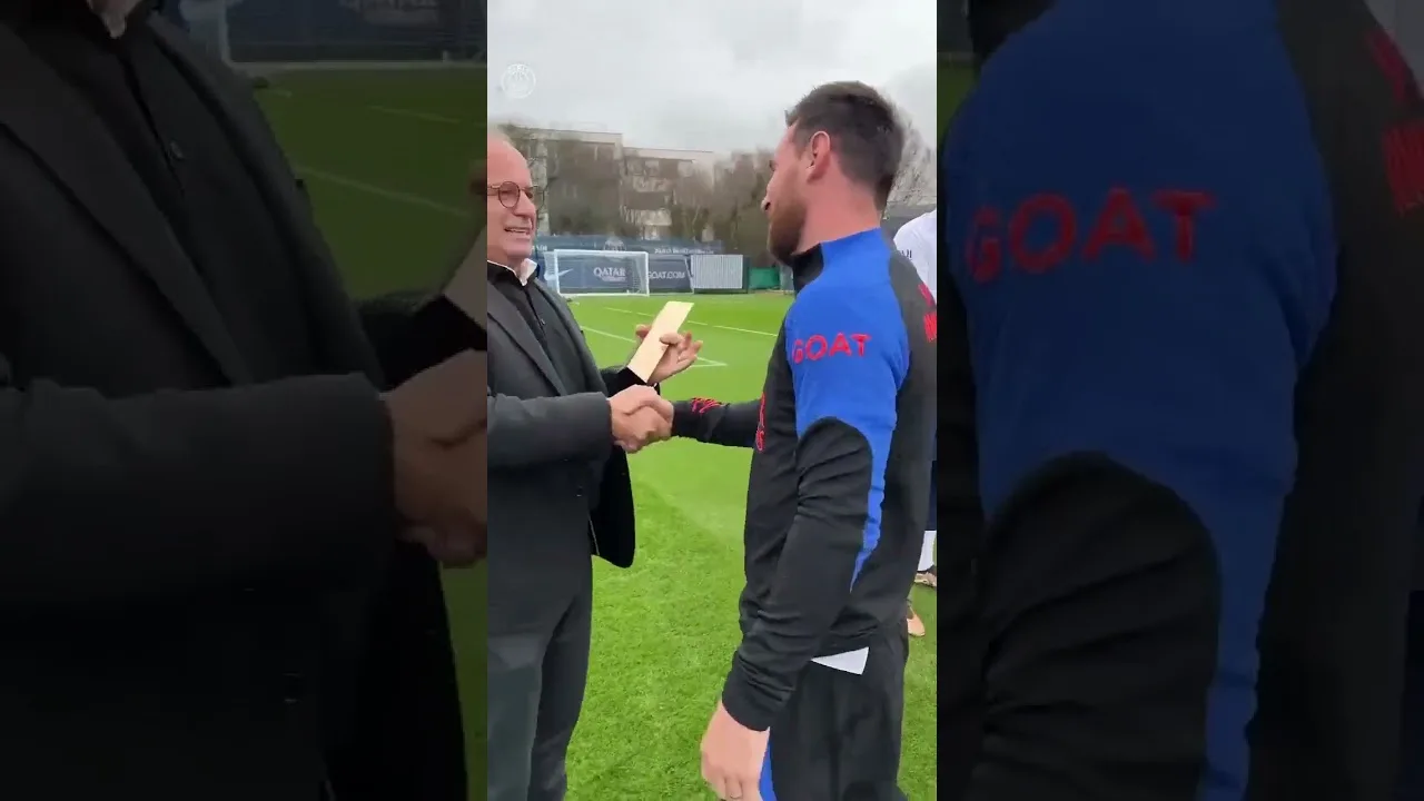 Lionel Messi given guard of honour on return to PSG training
