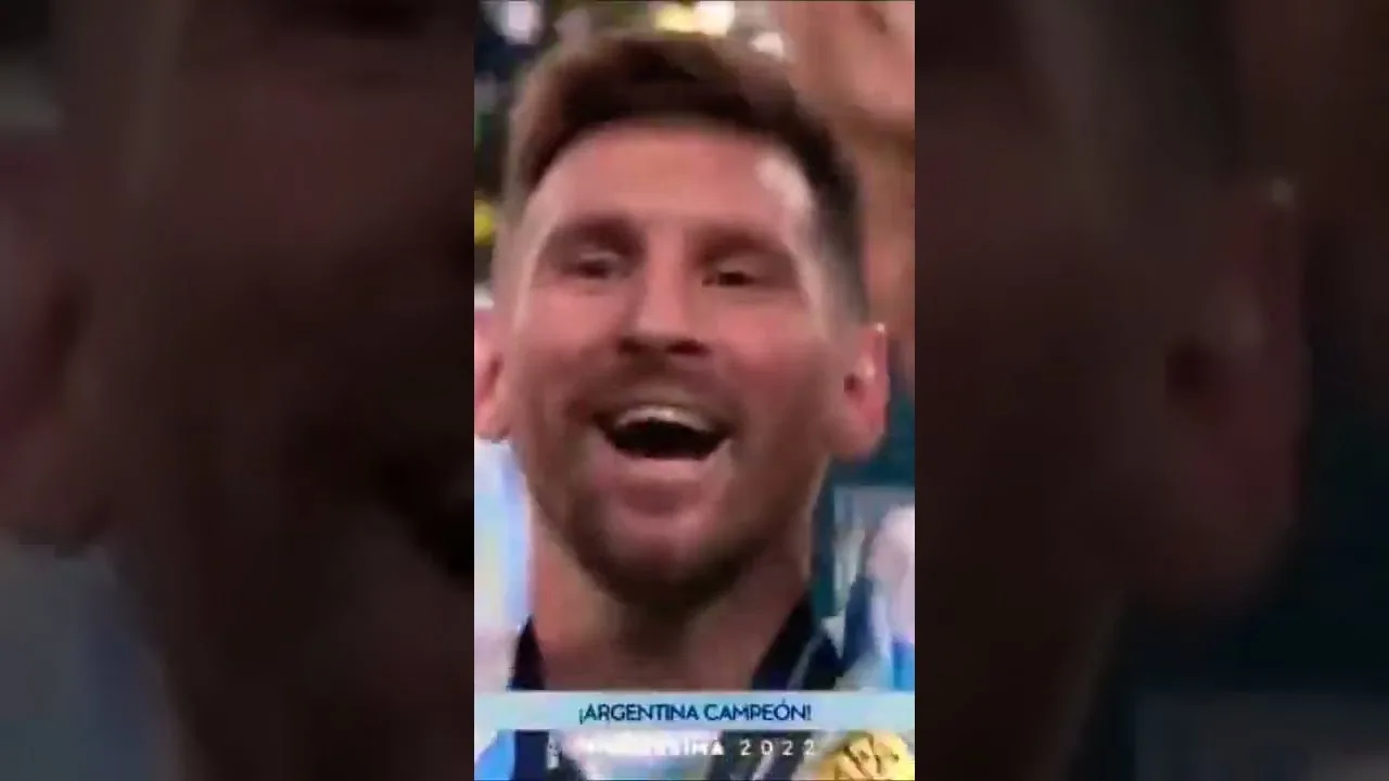 Leo Messi Levanta la Copa de La Finalissima 2022 – Argentina