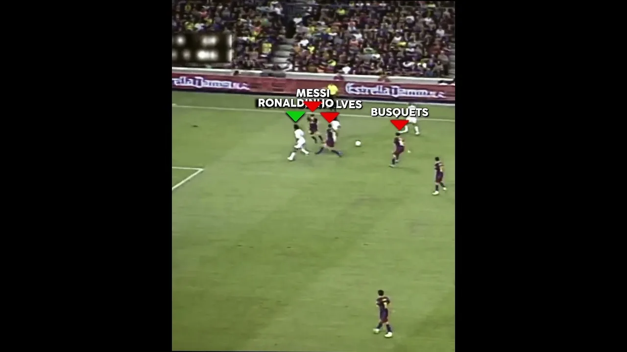 Ronaldinho dribble Lionel Messi, Daniel Alves et Sergio Busquets 👑🤙🔥