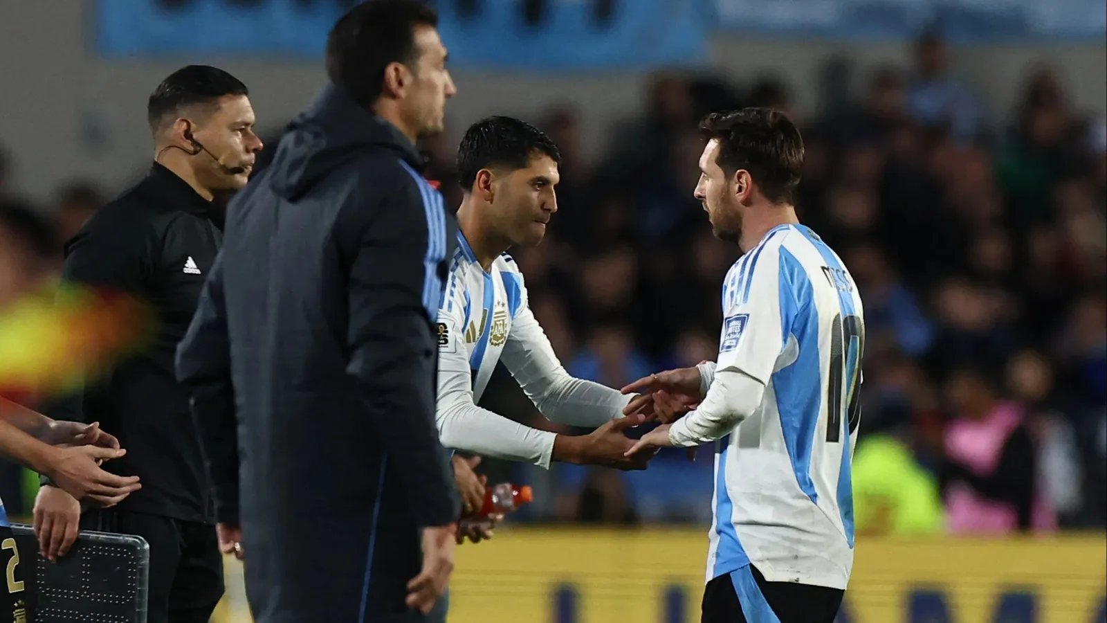 Le génie tactique Lionel Messi subsie lui-même pendant le choc de l’Argentine – et voit la décision reprendre immédiatement