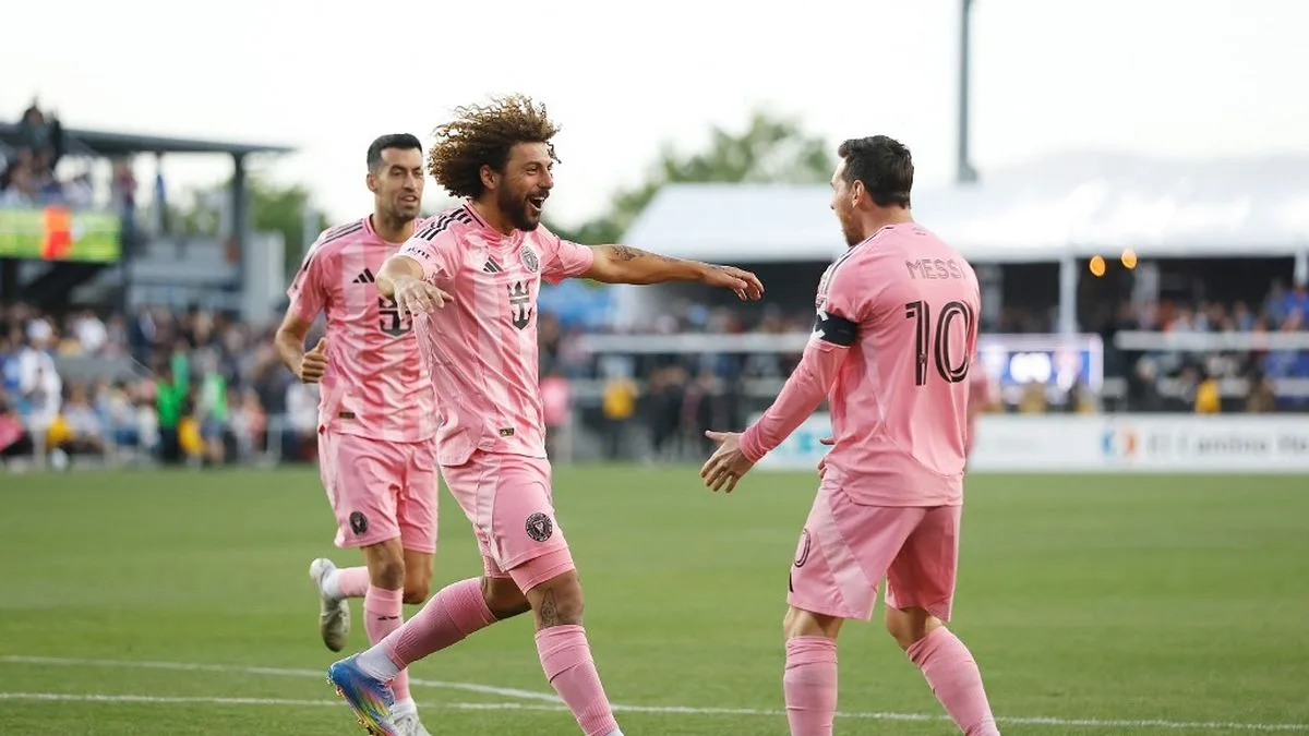 Le câlin passionnant avec Lionel Messi de l’Uruguayan Maximiliano Falcón, qui a marqué son premier but à Inter Miami; Regardez la vidéo