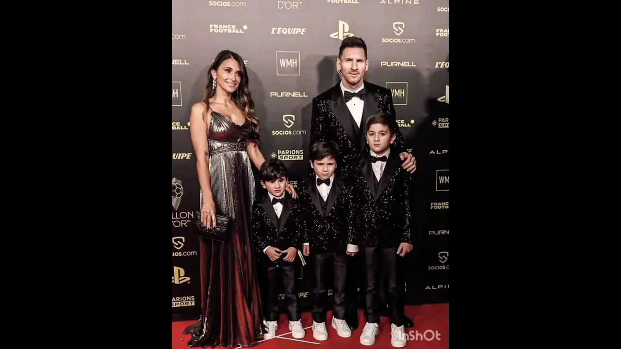 leo messi and with his wife antonela roccuzzo & family ❤️