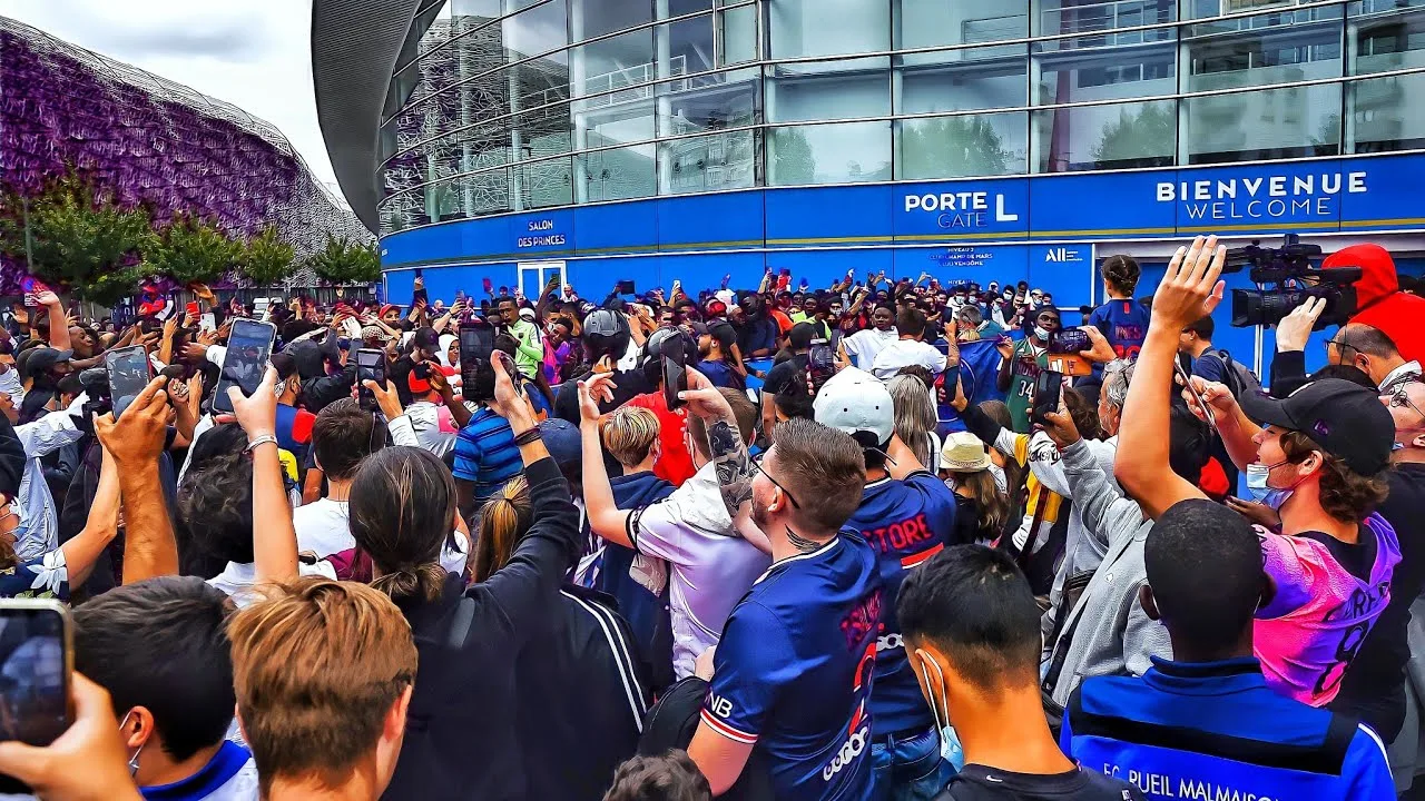 BARCELONA vs PARIS ● MADNESS for Lionel Messi