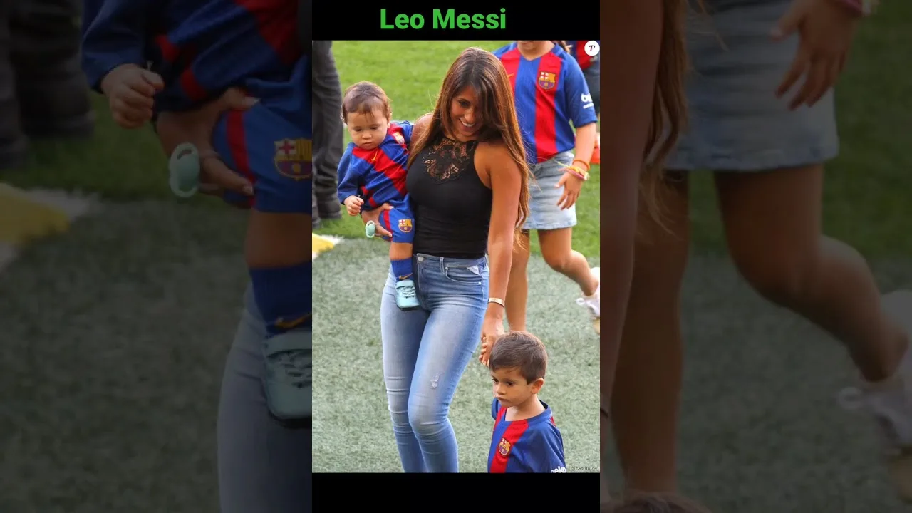 Lionel messi and Antonella Roccuzzo with family #messi