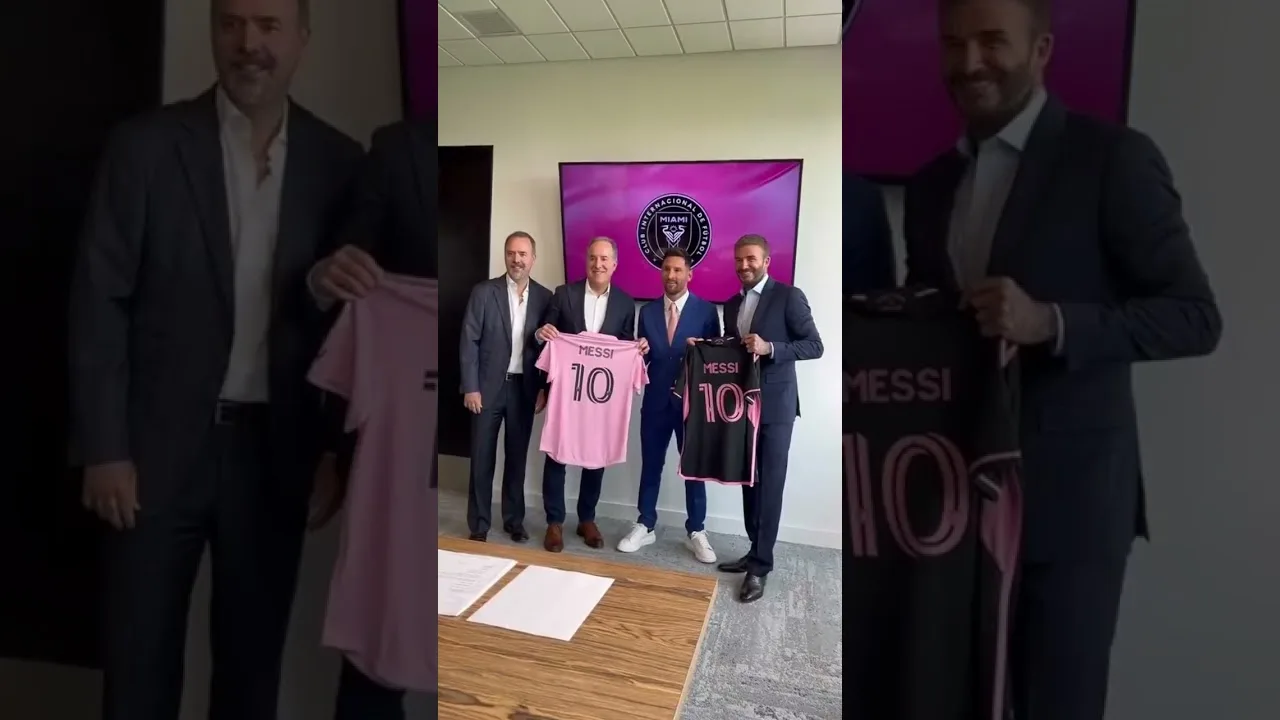 Lionel Messi’nin Inter Miami ile olan imza töreninden. ✍️