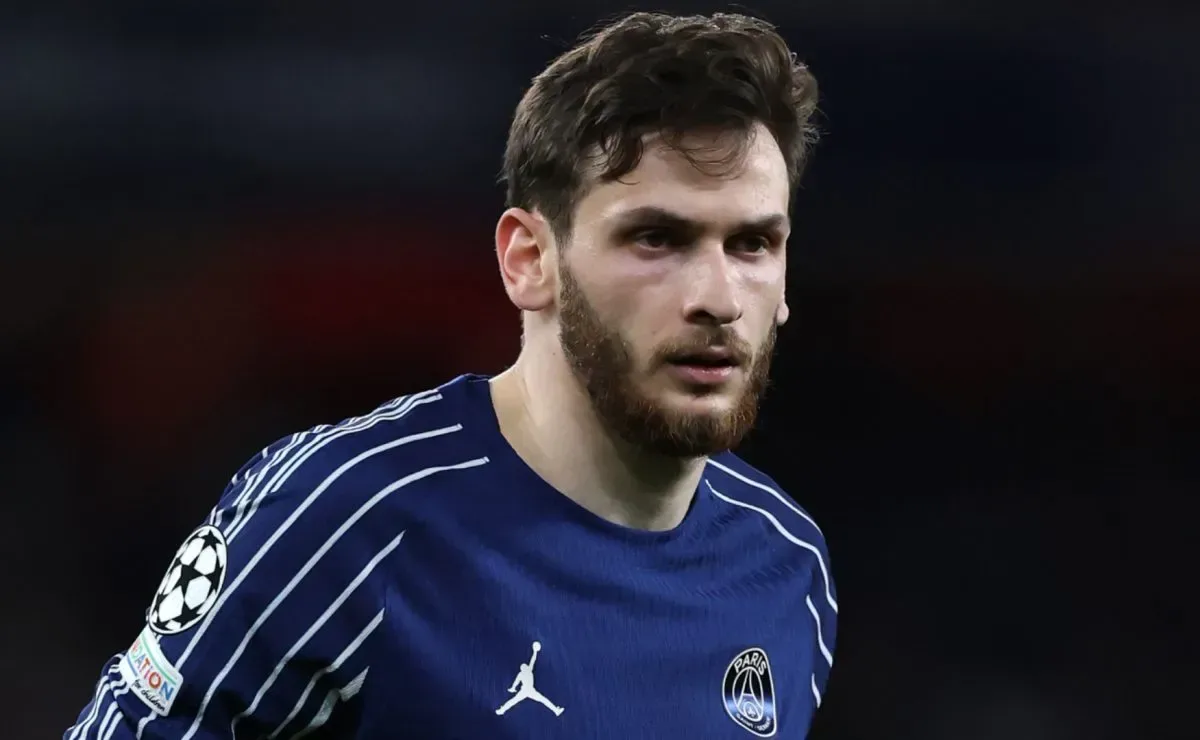 Pas Lionel Messi: la star du PSG Kvaratskhelia révèle les deux idoles qui ont inspiré sa carrière de football