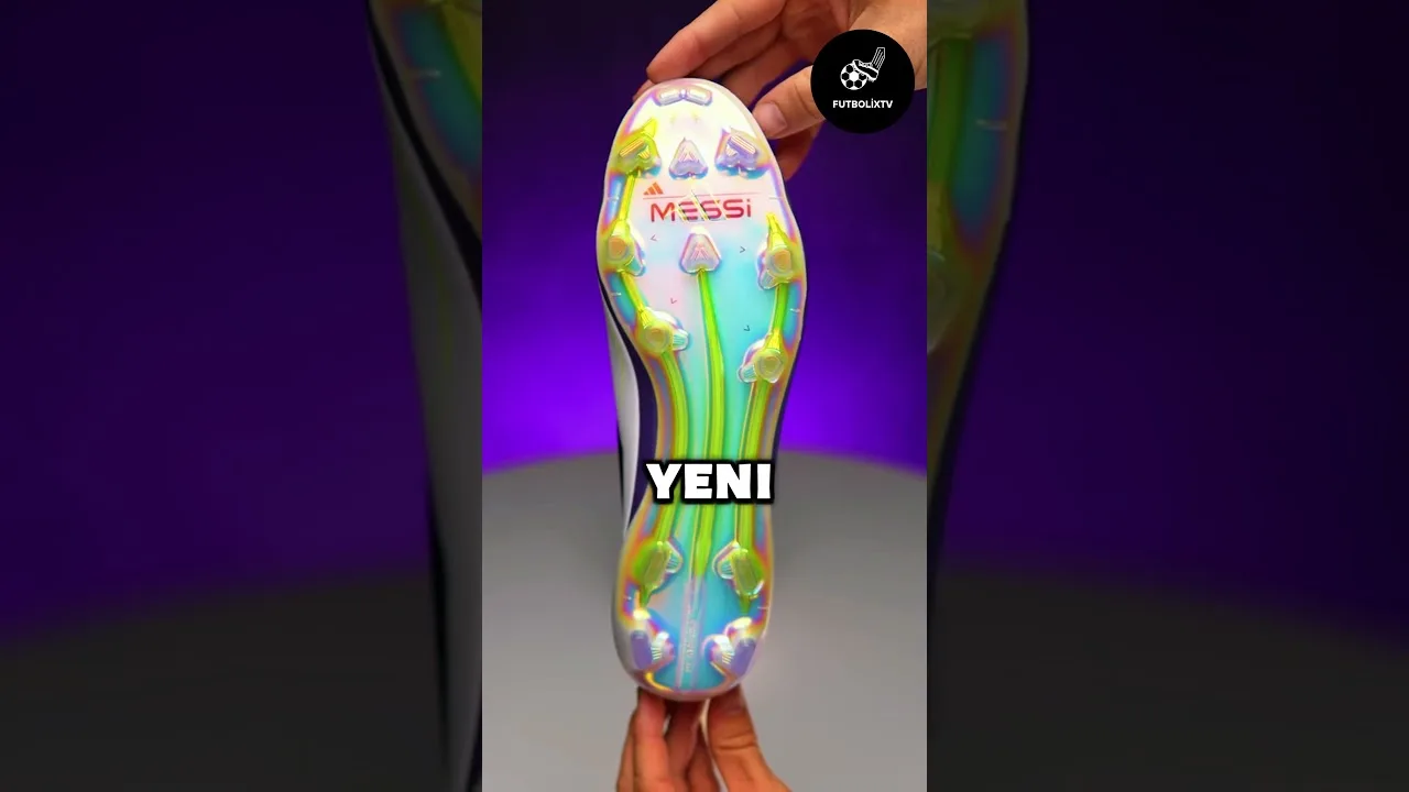 Lionel Messi Kramponlarını Neden Siyaha Boyadı? 😳