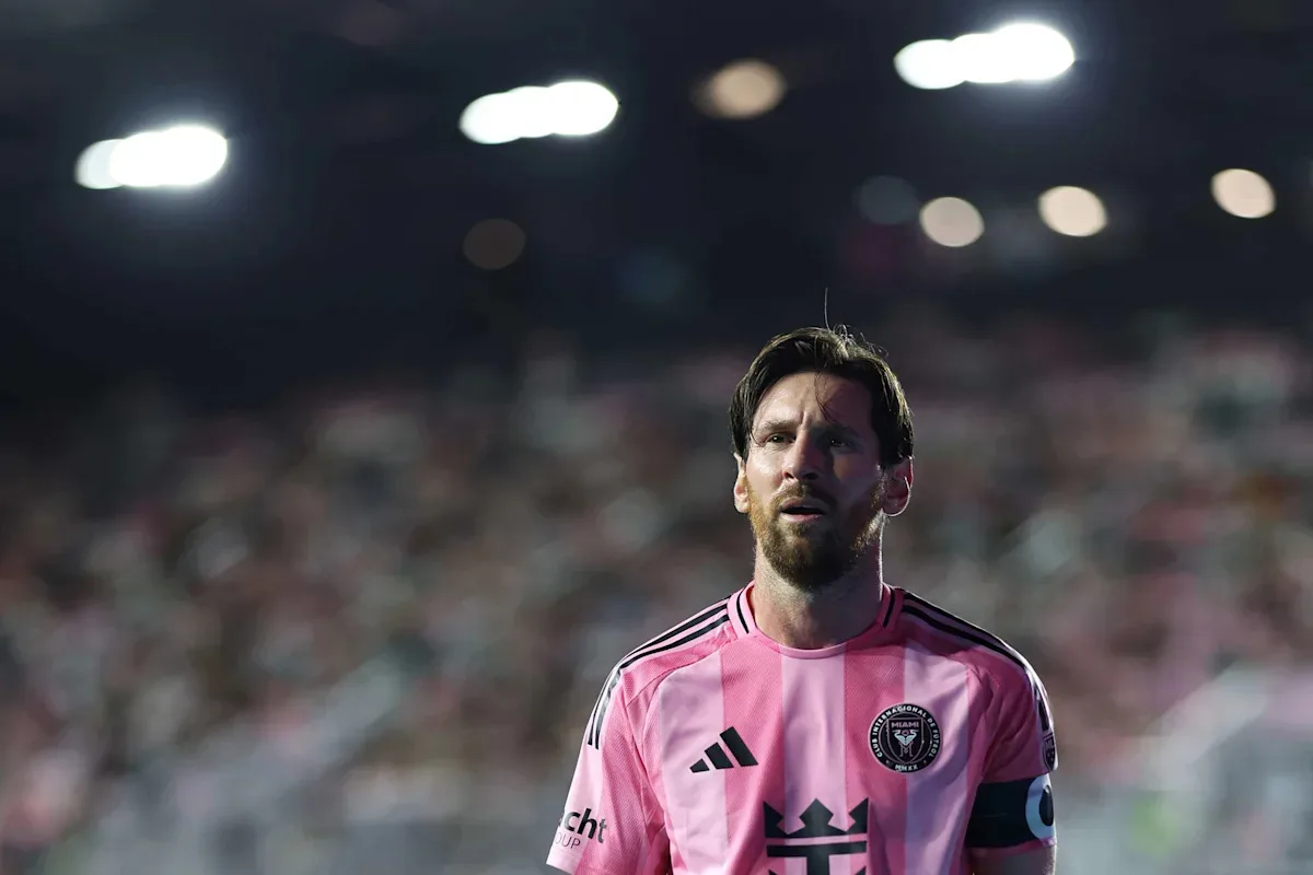La légende de Barcelone Lionel Messi bat le record de tous les temps de Gonzalo Higuain à Miami de Gonzalo Higuain