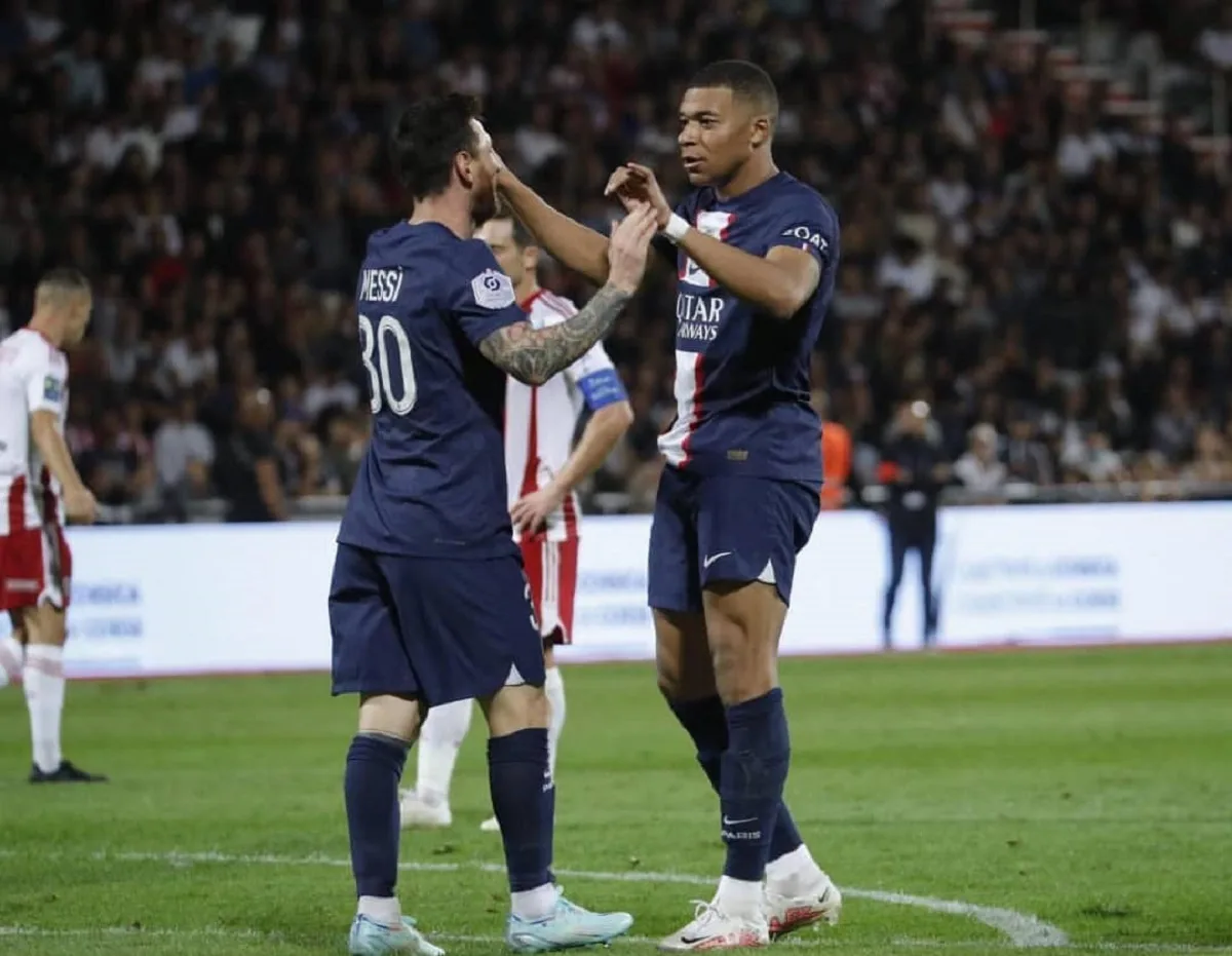 Coup de théâtre au PSG : Lionel Messi et Kylian Mbappé exclus de la liste des…