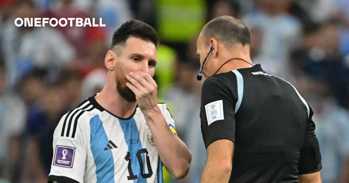 Antonio Lahoz pour rentrer chez lui après la critique de Leo Messi