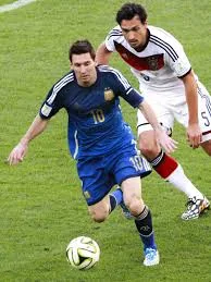 adidas collabore avec Lionel Messi pour la collection Essentials