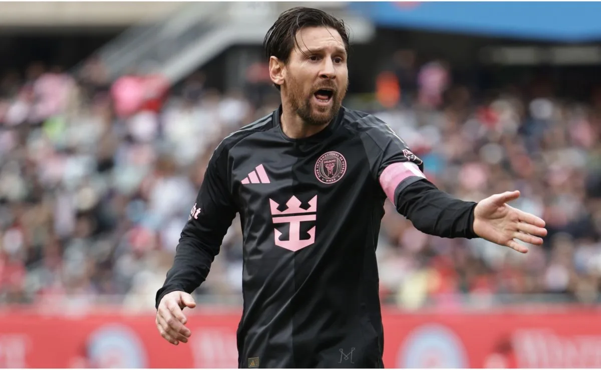 Lionel Messi revient sur Cristiano Ronaldo Jabs de Vancouver Whitecaps fans après Inter Miami Loss