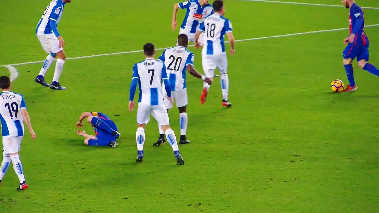 Le beau football du monde par Lionel Messi (n’appelez personne une chèvre s’il ne peut pas jouer comme ça)