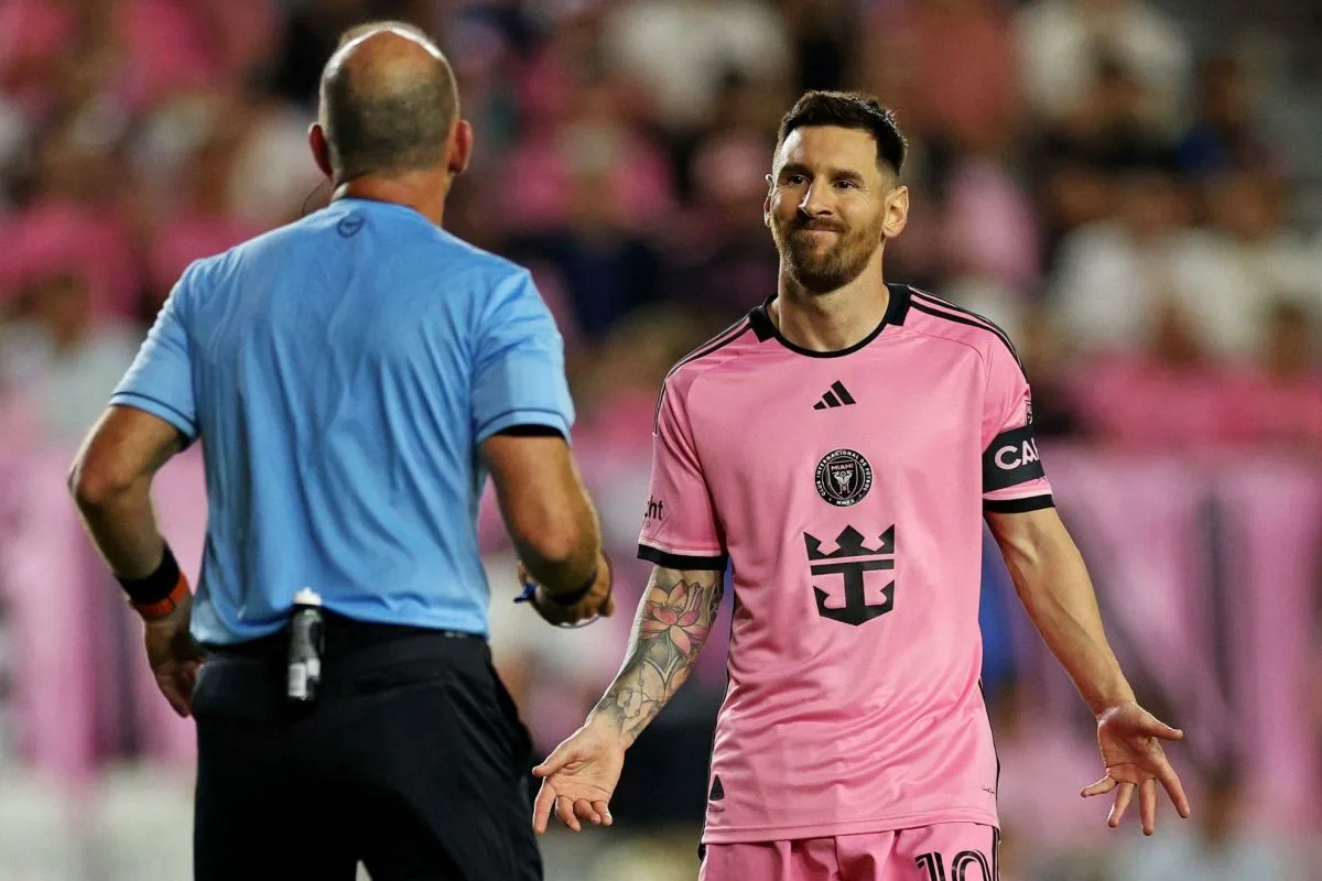 Le comportement de Lionel Messi envers l’arbitre après le jeu Inter Miami attire une réaction forte