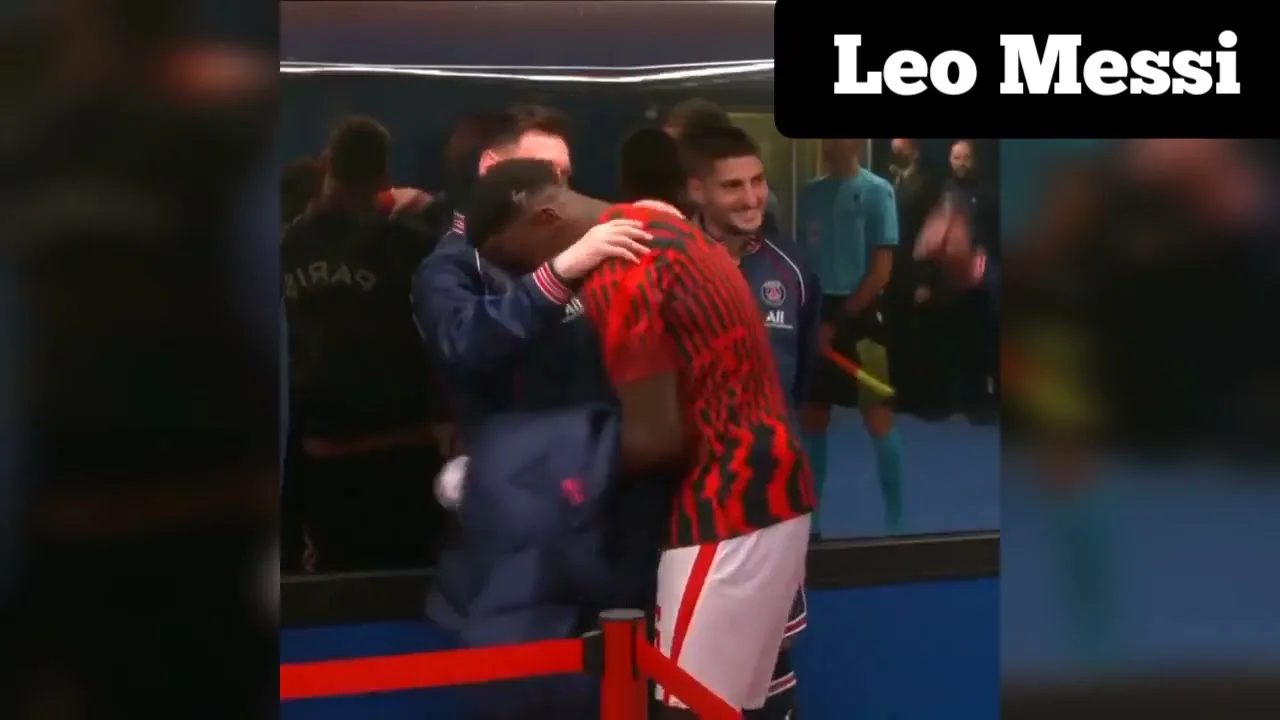 Leo Messi and Ilaix Moriba sharing a pre-match hug 💙❤️