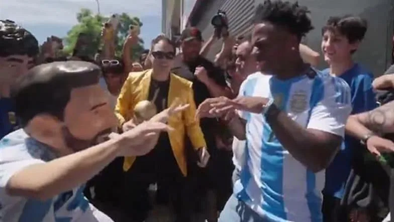 IShowSpeed ​​rencontre « Lionel Messi » en Argentine ? YouTuber danse avec la mascotte de l’Inter Miami Star, la vidéo devient virale