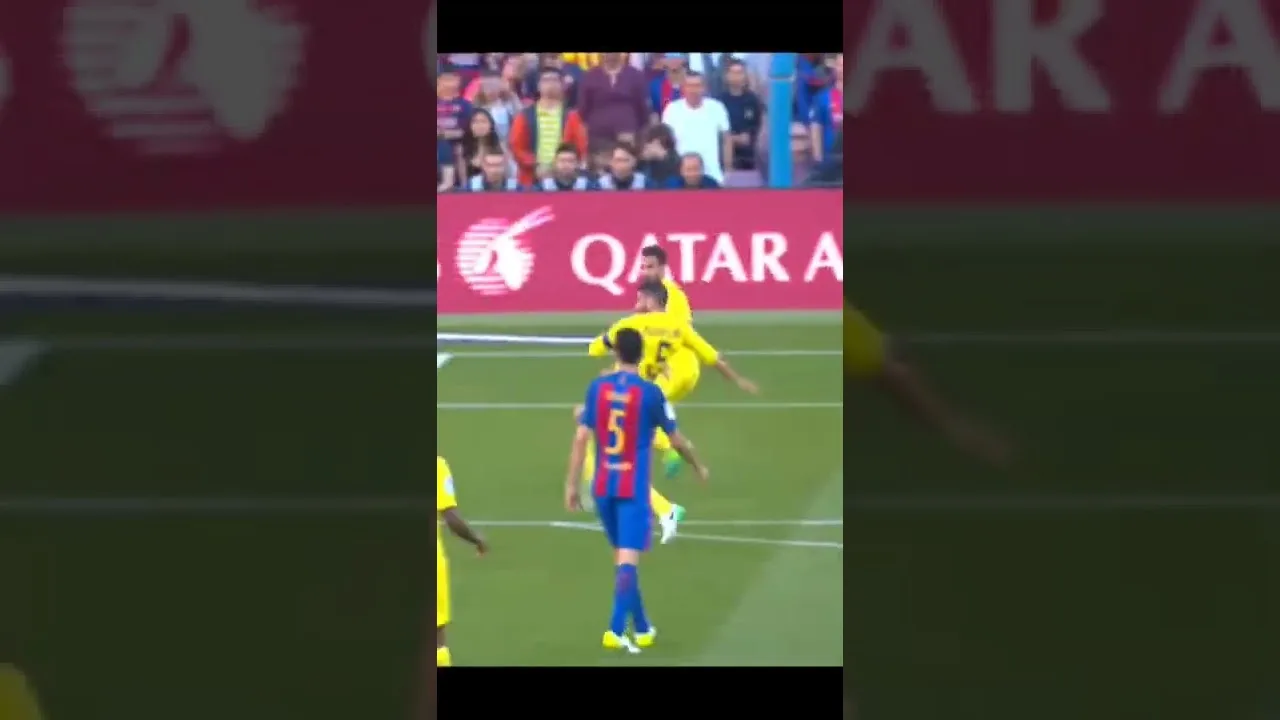Leo Messi shoots boom