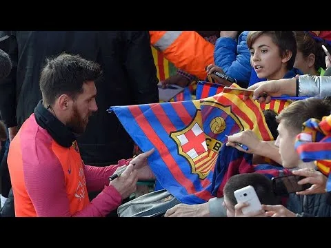 Leo Messi With Fans | Amazing How Humble He Is