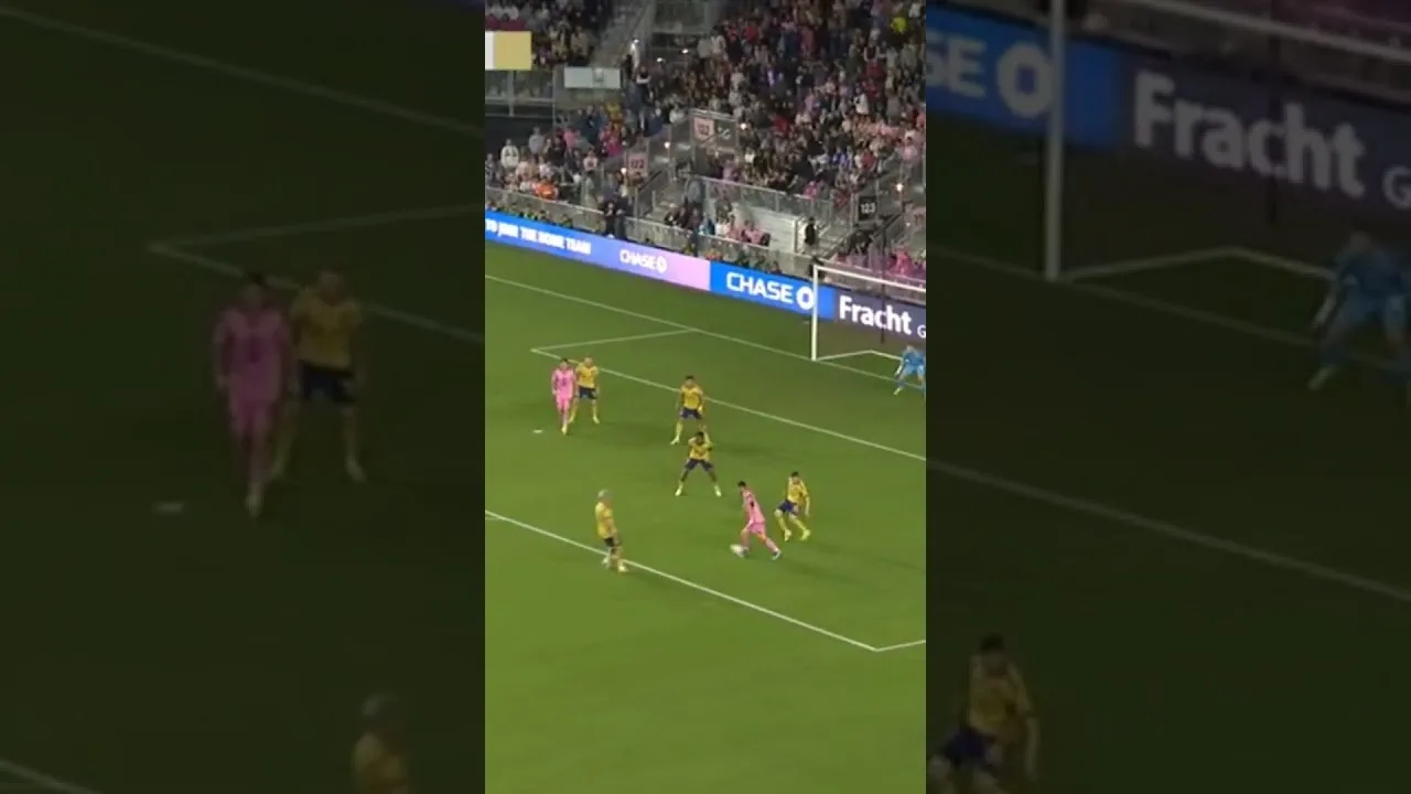 Lionel Messi dribble étonnant tout le monde 21/02/2024