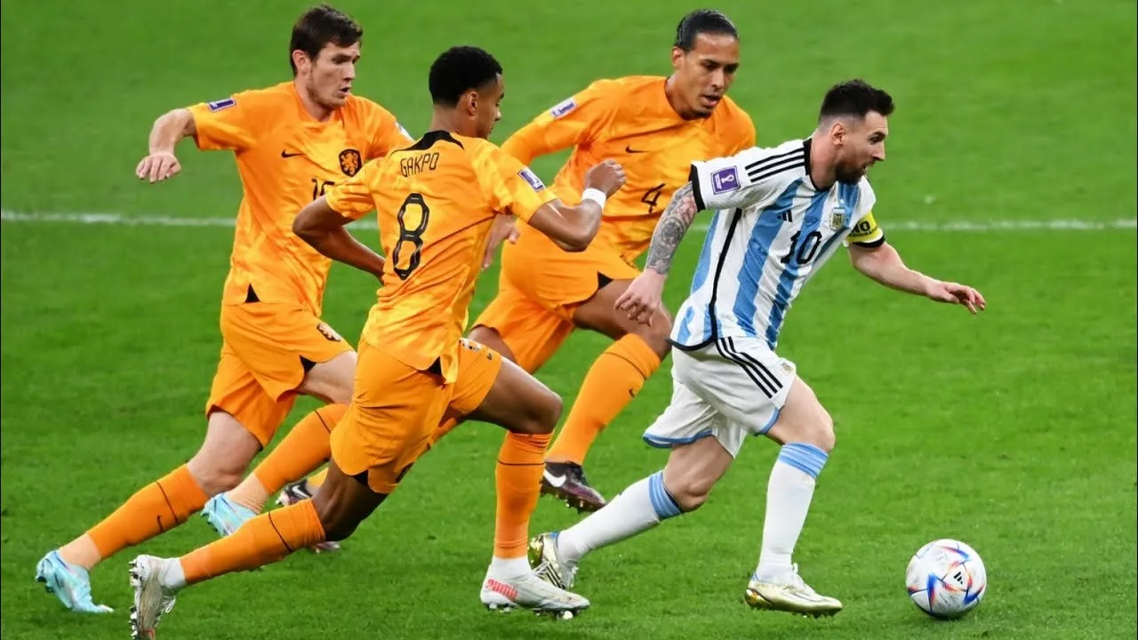 35 Year Old Lionel Messi Destroying Great Players