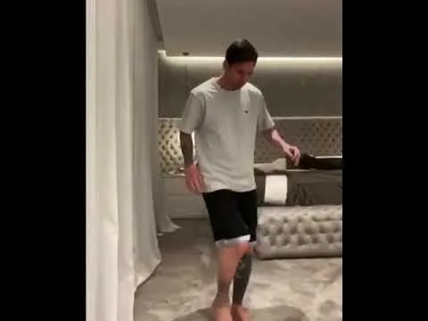 Leo Messi and more join the #Stayathomechallenge ⚽