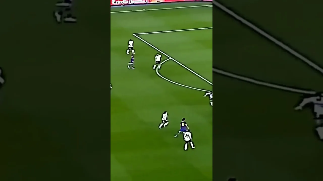 Leo messi skills on gols #messi #shots #footballshorts