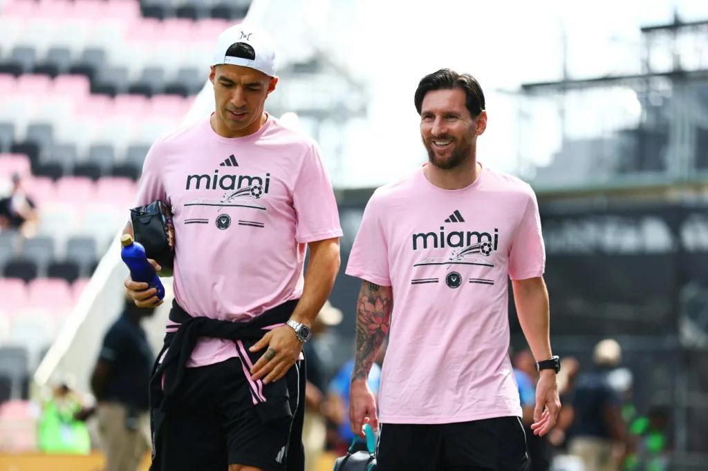 Leo Messi voyage avec Inter Miami pour le jeu en Jamaïque
