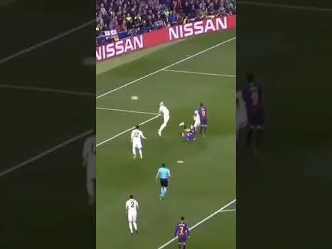 Amazing Bicycle kick Goal by Leo Messi 😱😱😱
