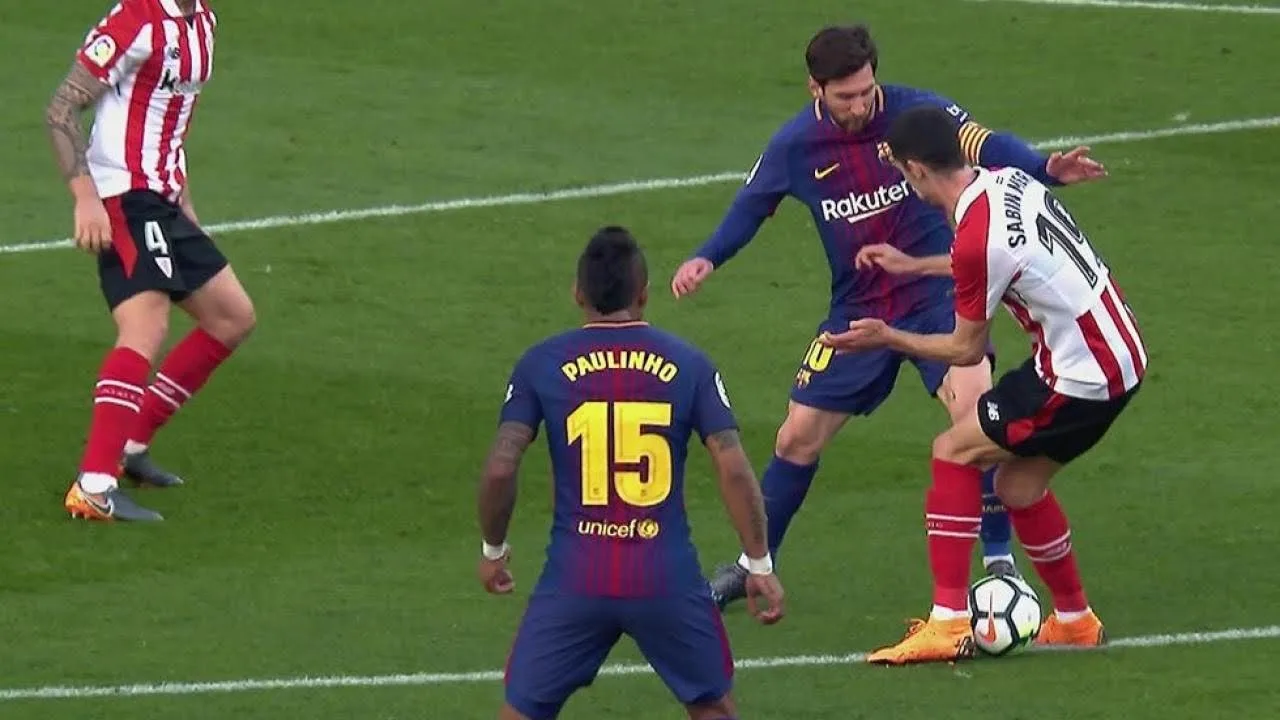 LeoMessi |Nutmeg| |King | |Destroying Career| •FootballFussa