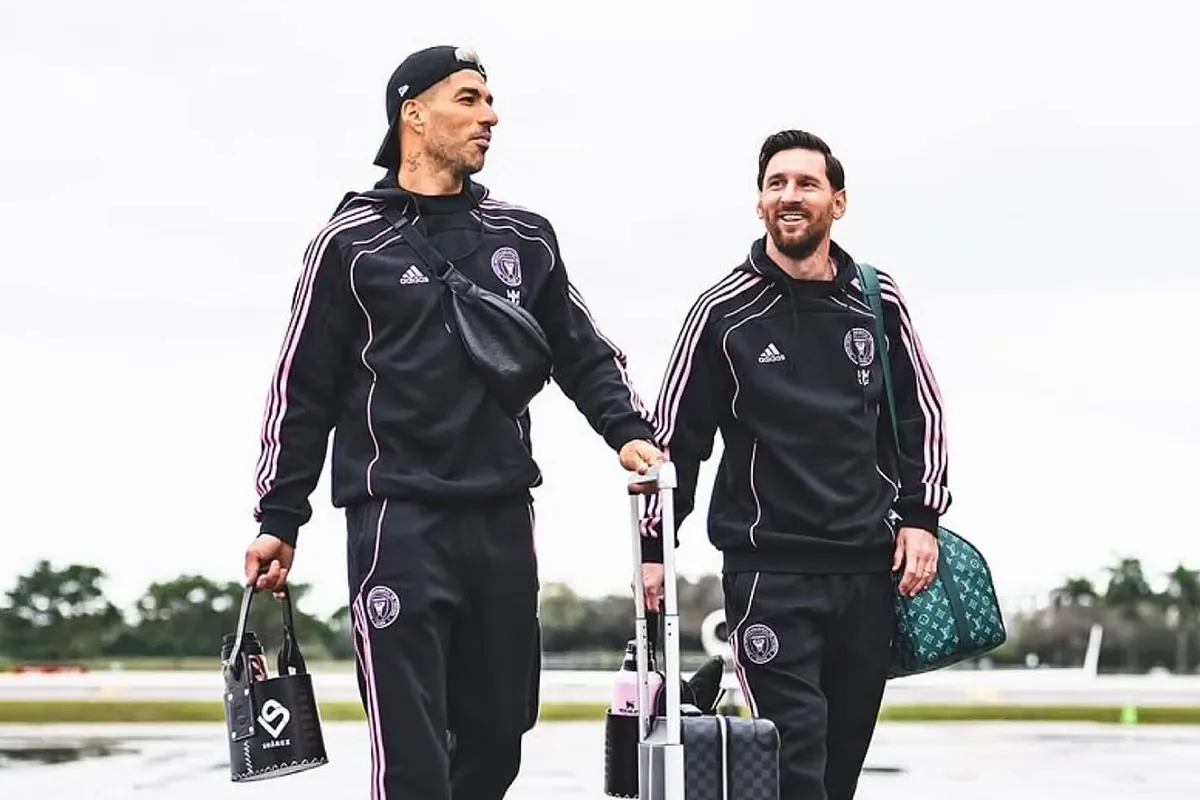 Lionel Messi quitte un bar après qu’aucun fan ne puisse répondre à l’une de ses demandes avec Luis Suarez