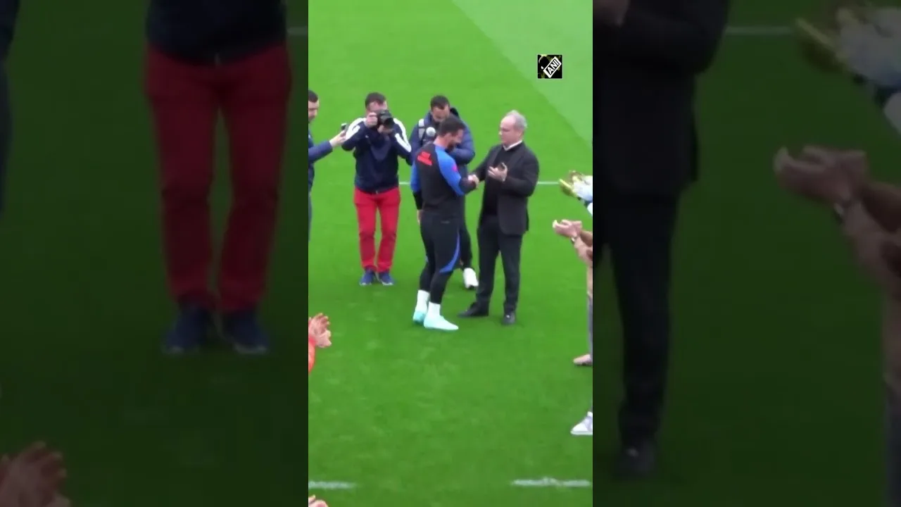 Lionel Messi receives ‘Guard of Honour’ upon his PSG return