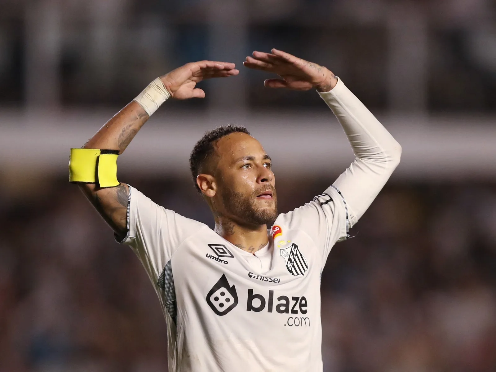 Neymar Jr. est retourné à Santos, ce geste que Lionel Messi et Cristiano Ronaldo sont dus, Maradona accomplie et pour Cruyff, il est devenu vengeance