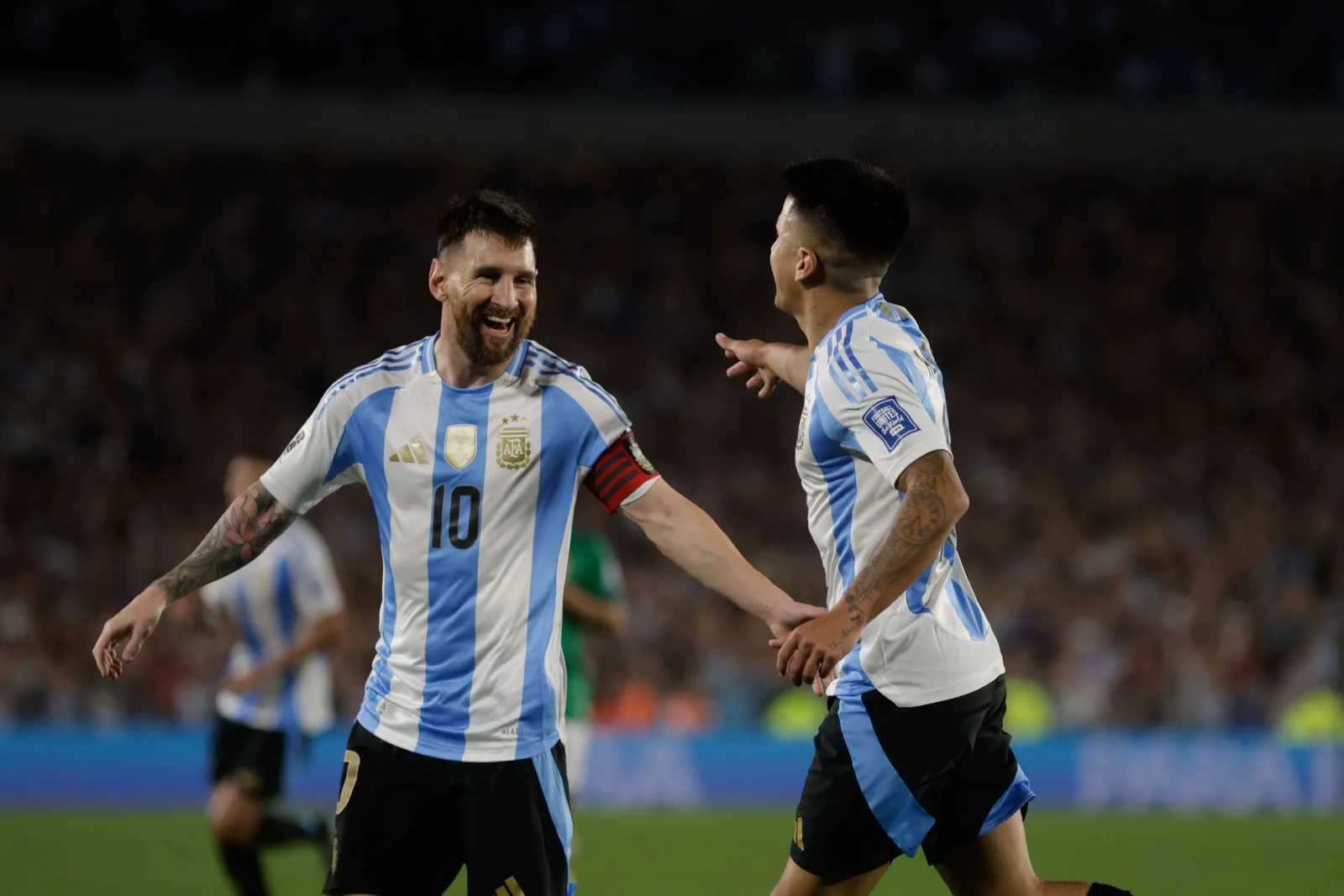 La star argentine gagnante de la Coupe du monde explique pourquoi l’Argentine de Lionel Messi n’est pas la meilleure équipe nationale de l’histoire