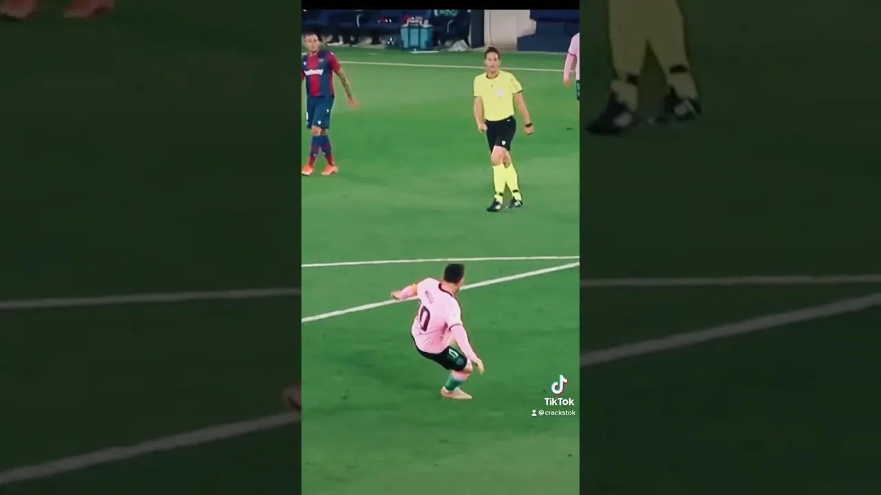 Messi volley goal 😎😎#shorts #messi #leomessi #laliga #volley