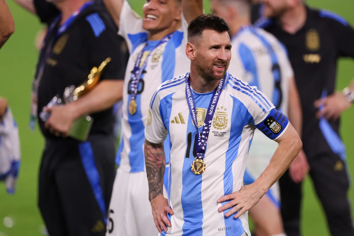 Lionel Messi rejoignait l’Argentine pour les qualifications de la Coupe du monde a le bourdonnement des médias sociaux