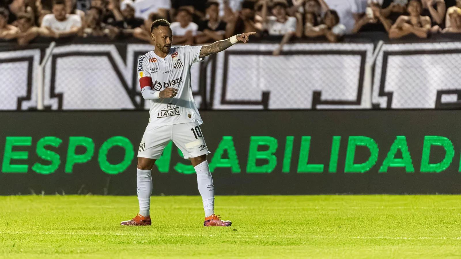 Neymar vient d’obtenir la seule chose que Lionel Messi n’a pas dans le football