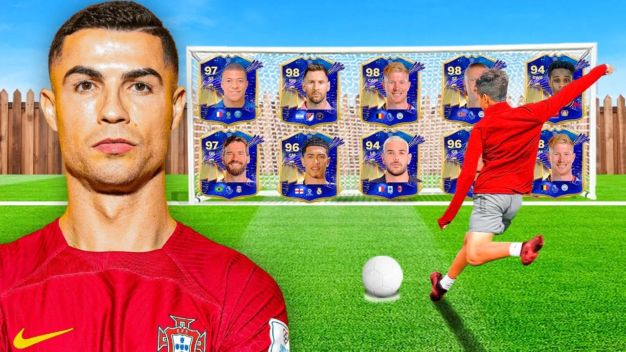 Kid Ronaldo contre FC 24 TOTY ULTIMAME Équipe Bataille