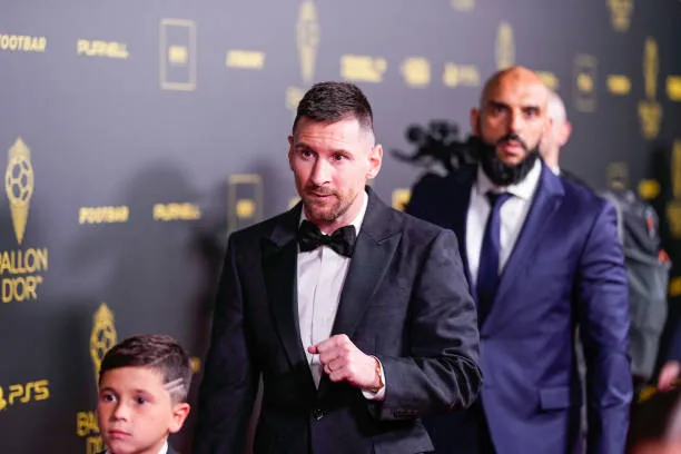 MLS interdit le garde du corps de Lionel Messi, Yassine Cheuko, des tas de lignes de touche