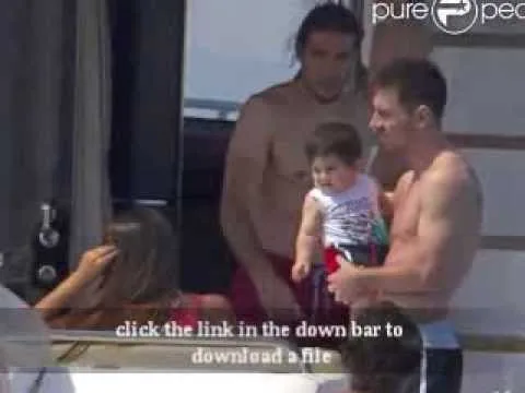 Lionel Messi avec son fils Thiago en vacances à Ibiza le 9