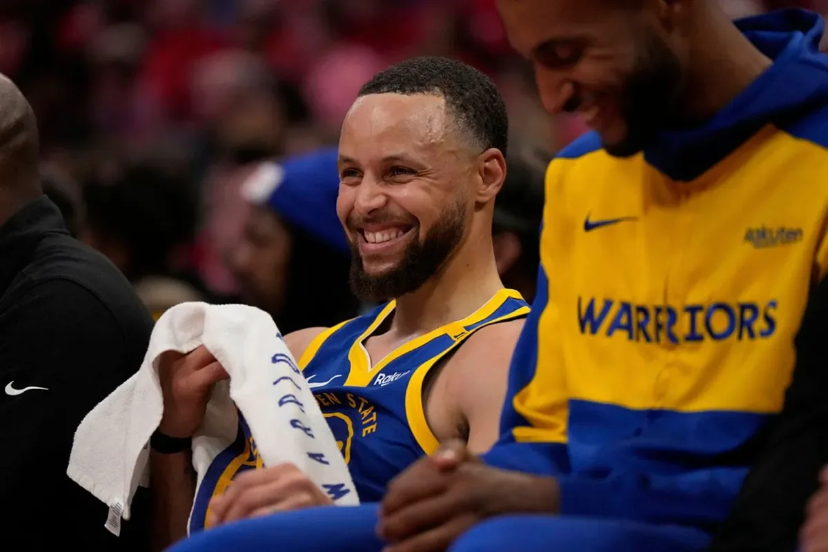 Steph Curry montre les compétences de football qu’il a apprises de Lionel Messi