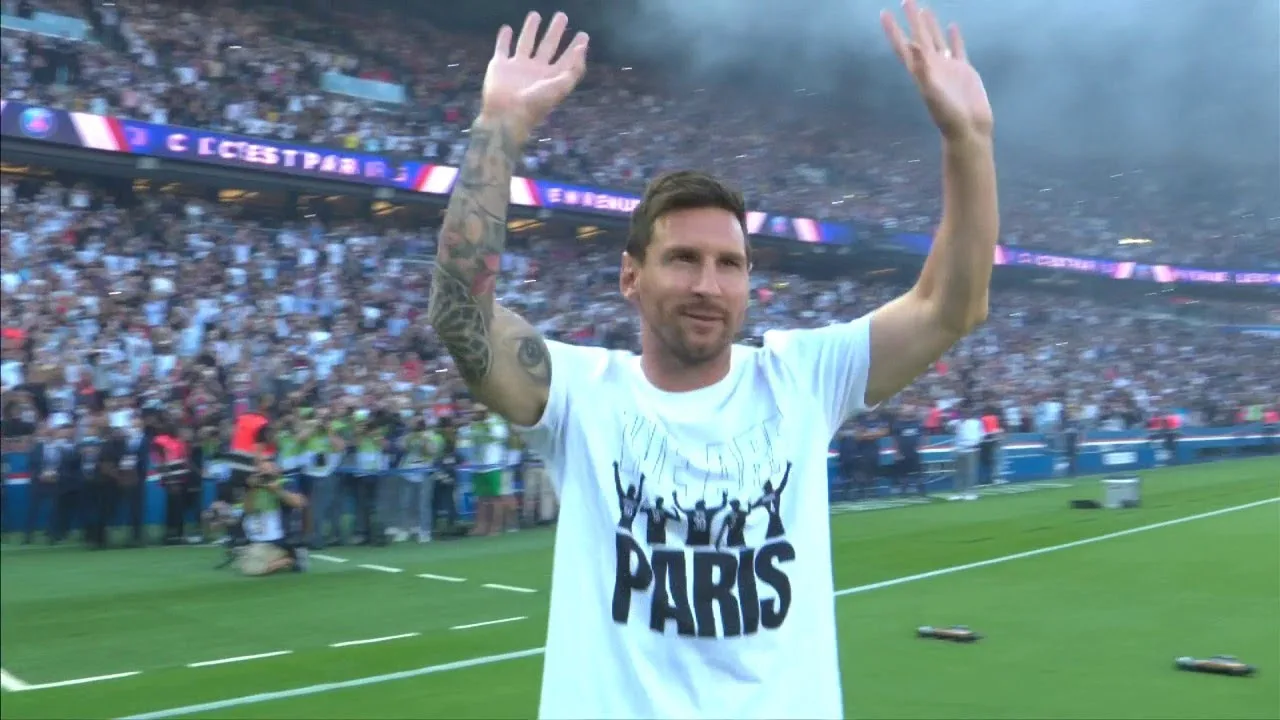 PSG's EPIC Lionel Messi presentation