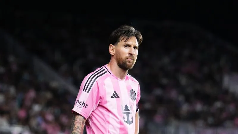 Lionel Messi a condamné à une amende pour avoir attrapé le cou d’un entraîneur de l’opposition