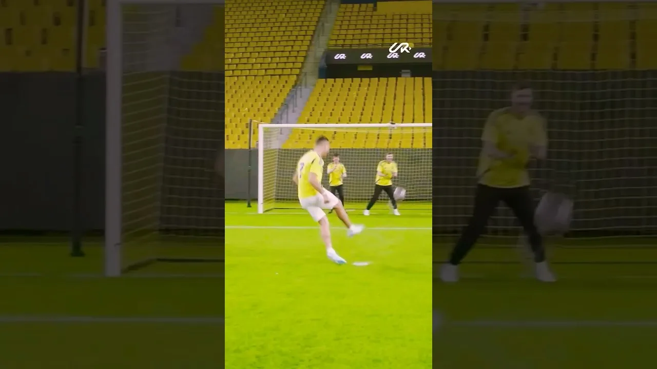 Vidéo de football de Cristiano Ronaldo VS Leo Messi ⚽⚽ Et vidéo du short Mr Beast