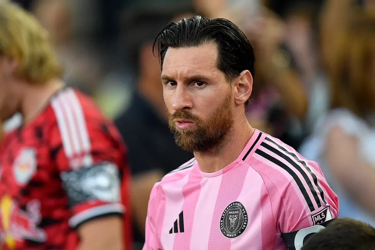 Lionel Messi provoque une forte réaction de fans au stade après sa réponse à un envahisseur de pitch lors du match Inter Miami