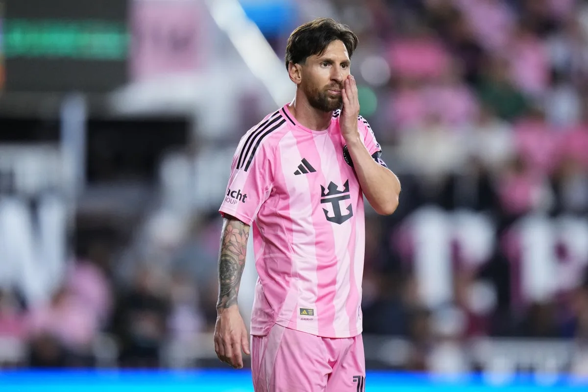 Lionel Messi a condamné à une amende après avoir attrapé le cou de l’entraîneur de l’opposition
