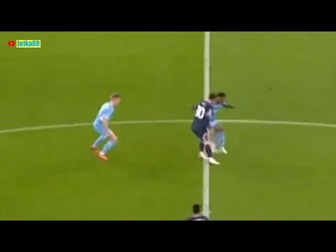 Lionel Messi skill dribbling perfect nutmeg crotch on Raheem