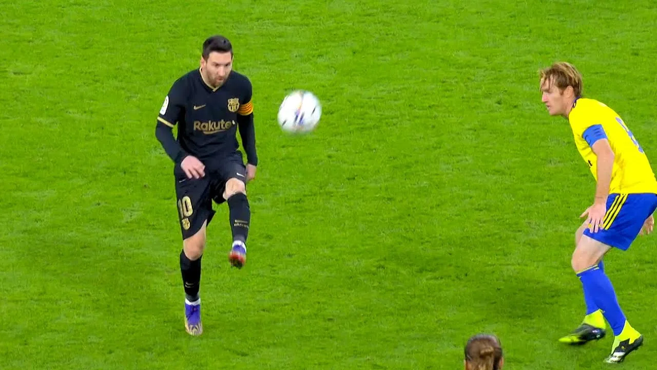 Lionel Messi touch is still AMAZING !