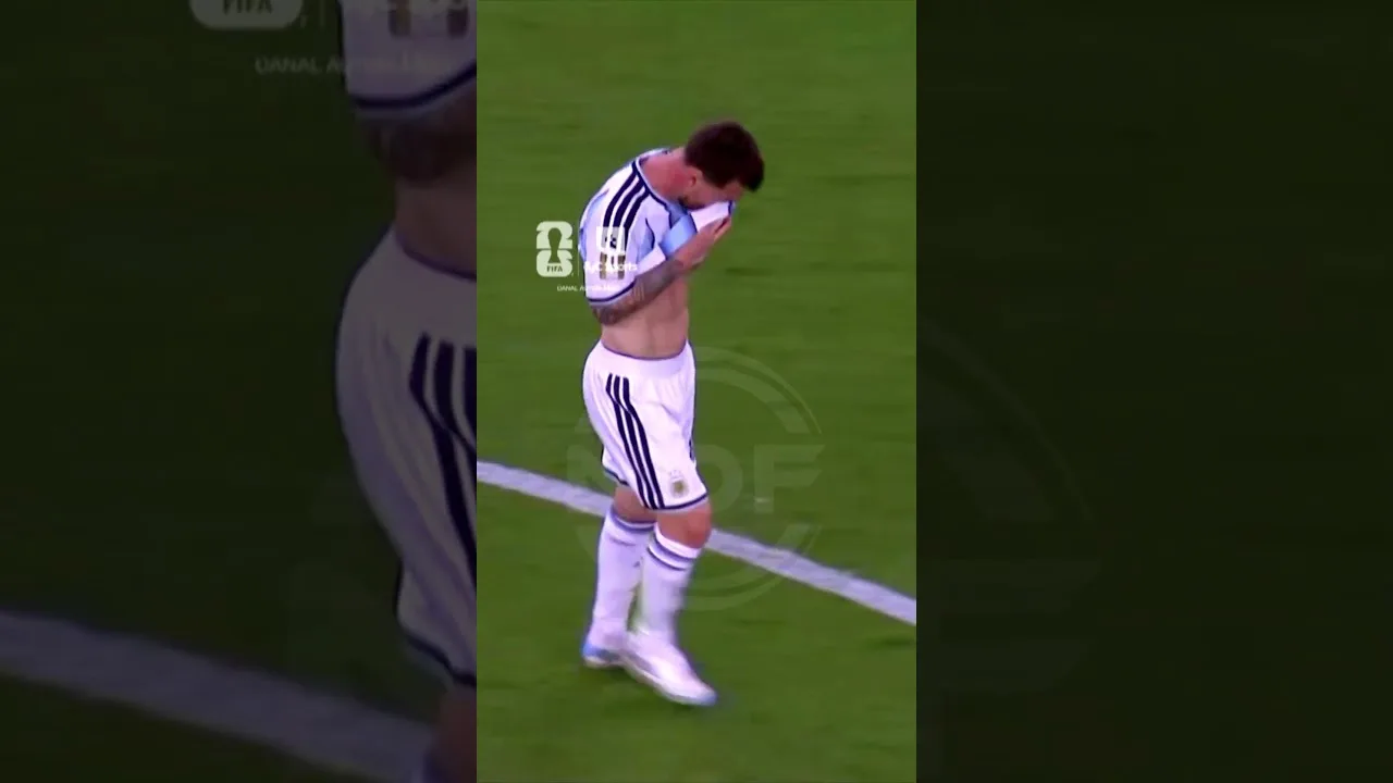Leo Messi pleure d’émotion pour son but 😭 #leomessi #messi #mundial #argentina #futbol