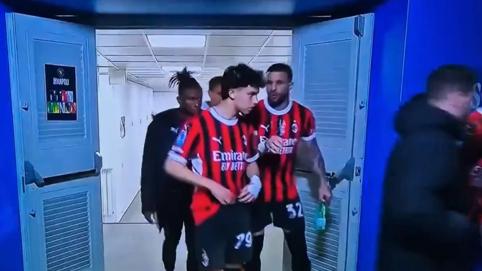 Kyle Walker semble faire que Lionel Messi de sept mots brutaux a été mis à Chelsea Loreee