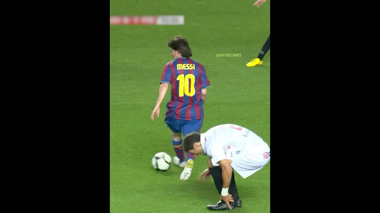 Messi Breaks their Ankles 😈